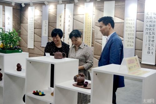 市侨办赴宜兴市丁山实验小学走访