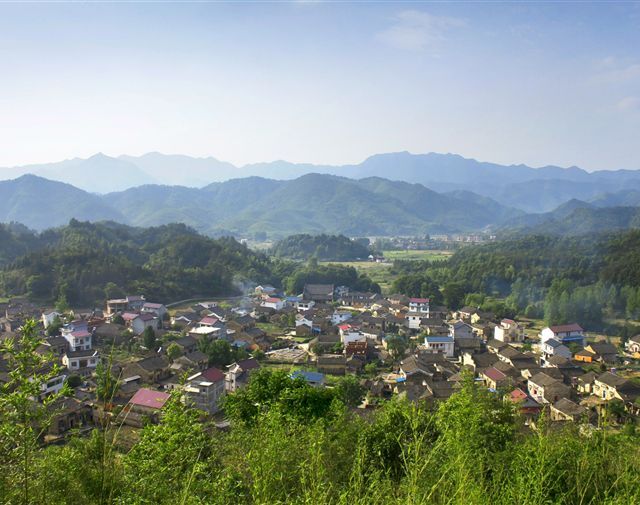 行尽江南是宜兴,慢行湖父深醉氧
