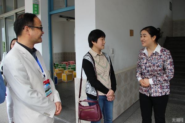 宜兴市工商联开展春风五月行同心助学活动