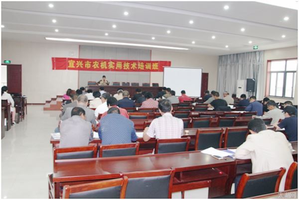 宜兴官林:举办夏忙农机培训班