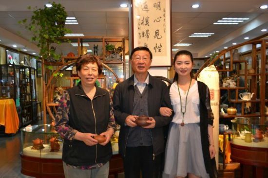 顾浩书记参观丁晶晶紫砂艺术馆