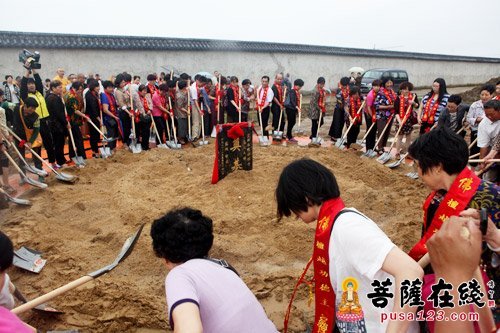 江苏省宜兴临津禅寺露天大佛奠基暨地藏菩萨开光法会举行