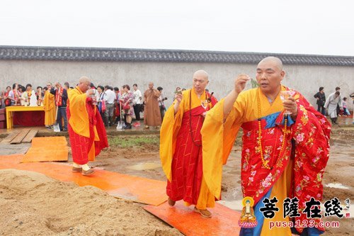 江苏省宜兴临津禅寺露天大佛奠基暨地藏菩萨开光法会举行