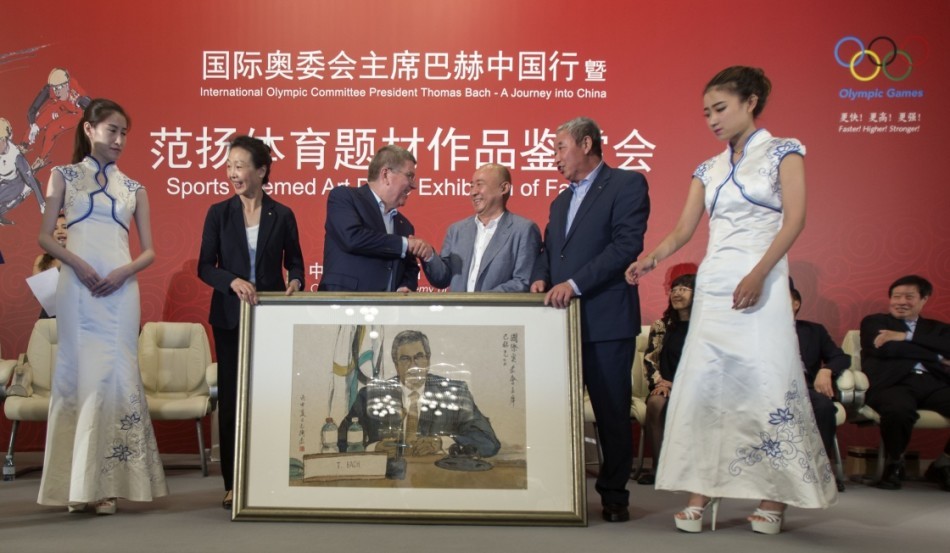 巴赫赞中国紫砂艺术国傲聚大师奥运情怀