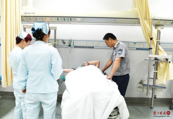 宜兴六旬老太被大水冲走漂流8小时获救