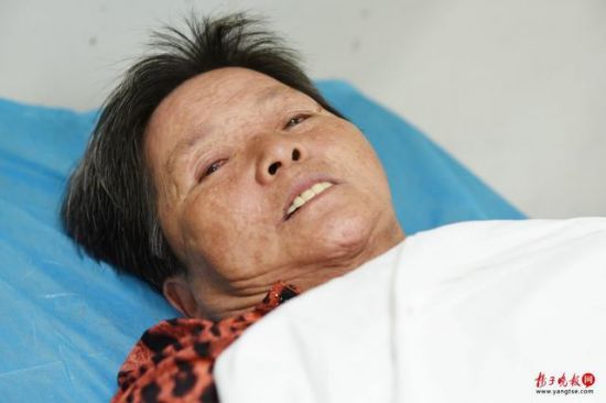 宜兴六旬老太被大水冲走漂流8小时获救