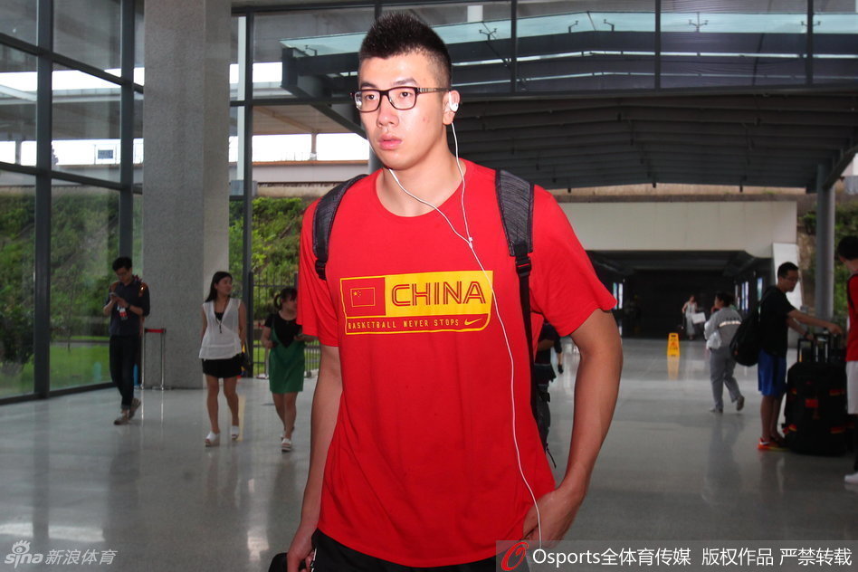 中法男篮对抗赛前瞻:中国男篮抵达宜兴