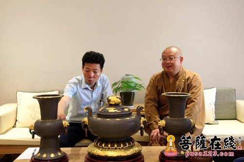 工艺美术大师赠紫砂香炉天下祖庭五祖寺再添新宝