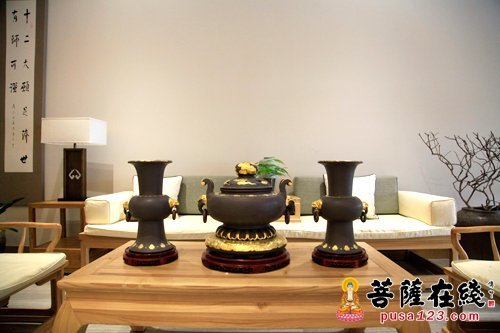 工艺美术大师赠紫砂香炉天下祖庭五祖寺再添新宝