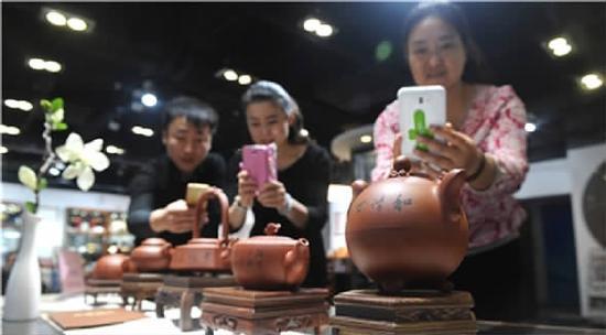 贾大师还是假大师天价紫砂壶背后的造假冲动(组图)