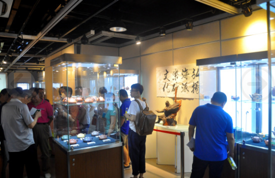 海派紫砂艺术展举行