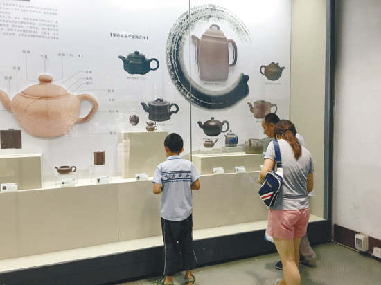 沈阳:《历代紫砂器物标本展》在大帅府展出