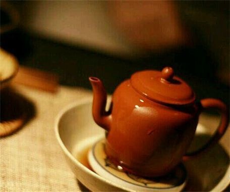 紫砂上的茶垢该如何清洗