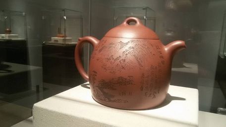 当代中国工艺美术大师鲍志强紫砂艺术展涵墨壶韵在中国美术馆展出