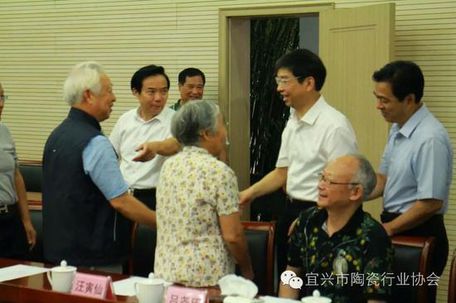 宜兴陶艺界24位国家级大师共同探讨行业发展
