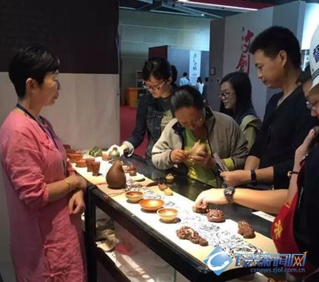 县紫砂工艺品参展第八届中国非物质文化遗产博览会(图)