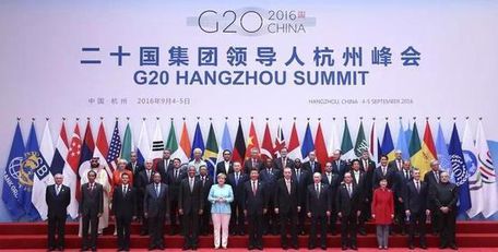 铺砂工艺---在献礼G20杭州峰会紫砂套壶中的应用
