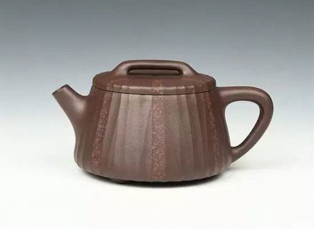 铺砂工艺---在献礼G20杭州峰会紫砂套壶中的应用