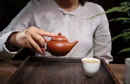 冬天喝茶,小心紫砂壶突然开裂