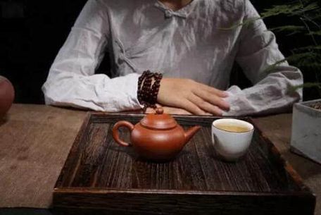 冬天喝茶,小心紫砂壶突然开裂