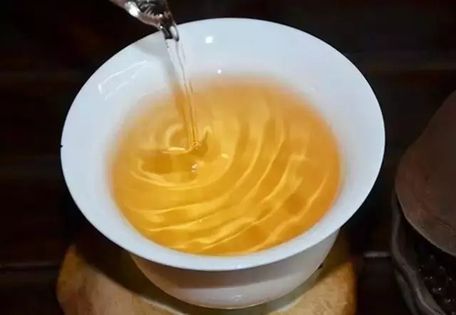 紫砂壶:泡茶,用什么水最好