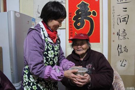 宜兴宜城街道新华社区独居老人独居不独、幸福快乐