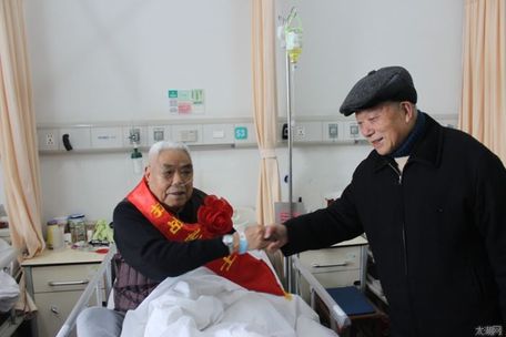 宜兴市历史研究会慰问抗战老兵