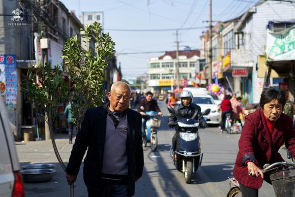 <b>宜兴</b>新建镇赶大集,历史悠久的江南乡村集市