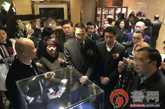 山东新泰举办吕门<b>紫砂</b>艺术展 国内首座民间<b>紫砂</b>主题艺术馆对外开放