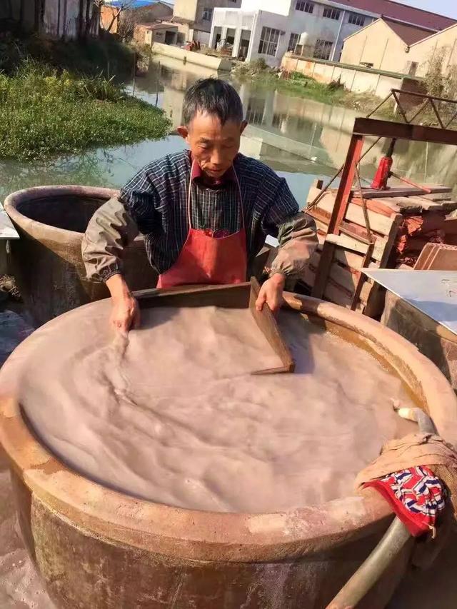 图看天下|<b>紫砂</b>工艺:做壶如做人
