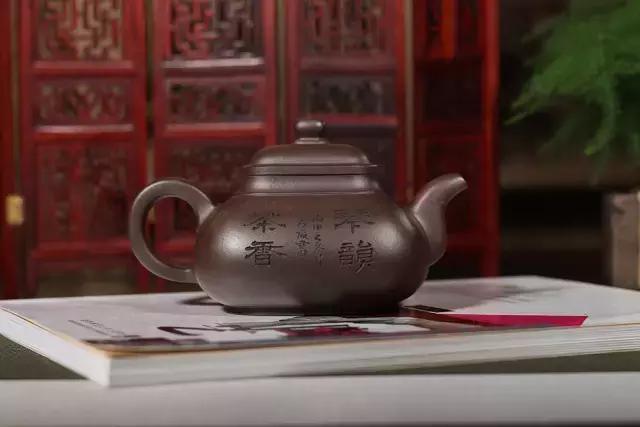 上图:因为一把<b>紫砂</b>壶如此撕我,我有小情绪了!