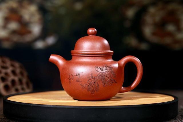 <b>紫砂</b>壶与茶叶的精美搭配