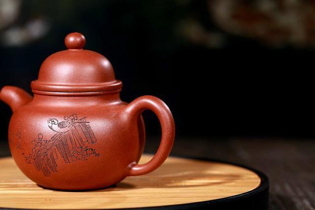 <b>紫砂</b>壶与茶叶的精美搭配