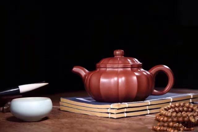 <b>紫砂</b>壶:一缕茶香丝丝心意