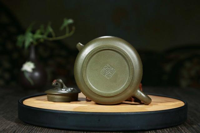 <b>紫砂</b>名匠,从丁蜀古南街走出来的艺术之路