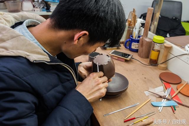 中国江苏宜兴传统<b>紫砂</b>制作工艺考究
