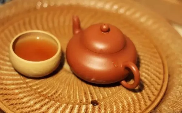 什么才是真正的朱泥<b>紫砂</b>(教你认识朱泥<b>紫砂</b>壶)