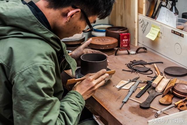 中国江苏宜兴传统<b>紫砂</b>制作工艺考究