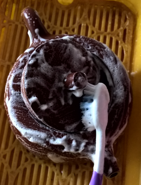 <b>紫砂</b>壶如何清洁刷洗:由一个壶友牙膏刷洗<b>紫砂</b>壶想到