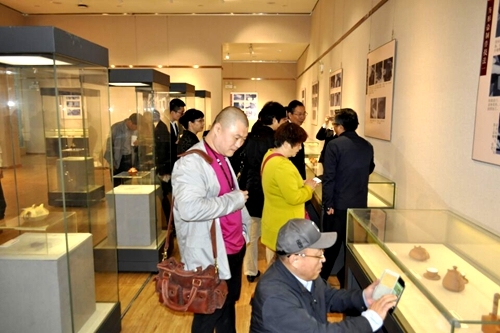 西安大唐西市博物馆举办宜兴当代<b>紫砂</b>茶器展