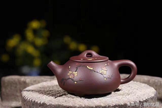 深层解析青年<b>紫砂</b>壶陶艺家作品的投资技巧!
