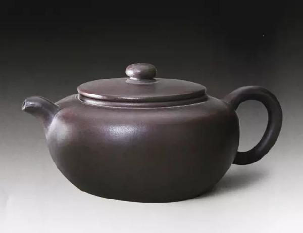 故宫<b>紫砂</b>亮相宜兴 清宫旧藏再现紫玉经典