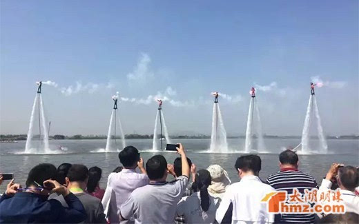 2017国际滑水公开赛在<b>宜兴</b>举行 吸引十万游客围观