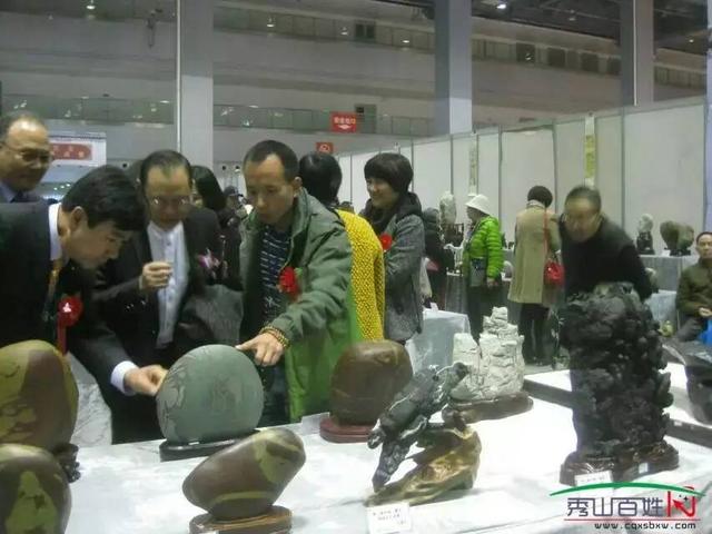 世界上只有两把紫砂壶、一把在江苏·<b>宜兴</b>、一把在重庆·秀山