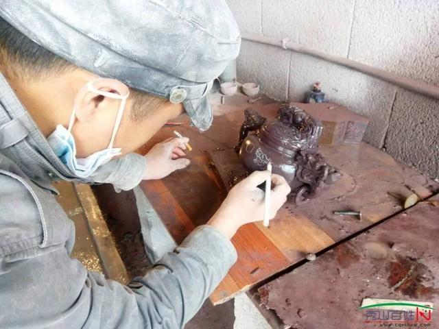 世界上只有两把紫砂壶、一把在江苏·<b>宜兴</b>、一把在重庆·秀山