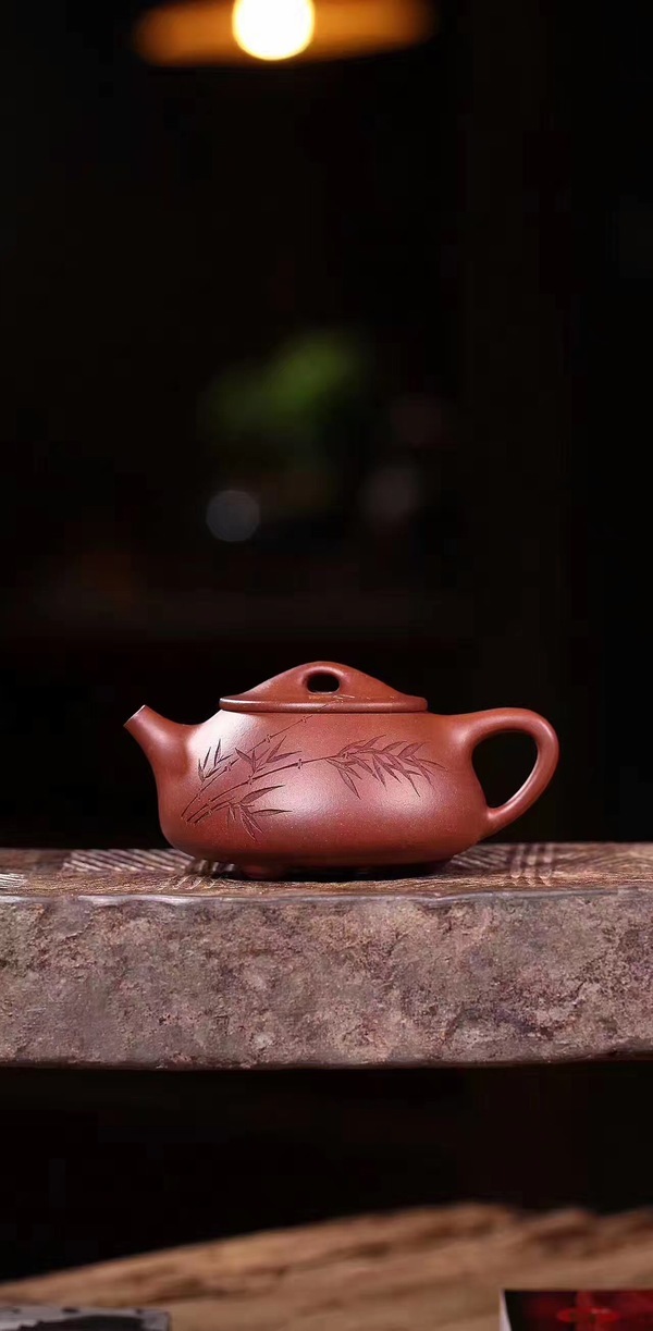 <b>紫砂</b>壶:底槽清泥石瓢壶欣赏