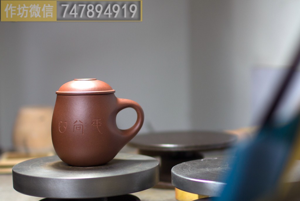 忽悠人的经验:<b>紫砂</b>壶泥料越差,淋水后干得越慢