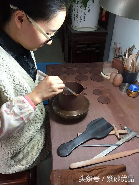 掇球<b>紫砂</b>壶全手工制作过程,很详细,建议收藏!