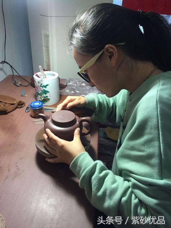 掇球<b>紫砂</b>壶全手工制作过程,很详细,建议收藏!