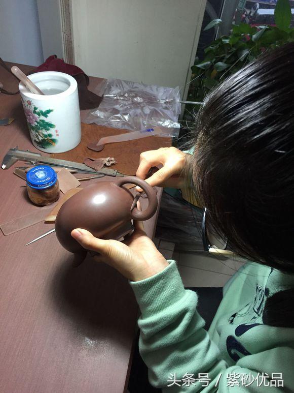 掇球<b>紫砂</b>壶全手工制作过程,很详细,建议收藏!